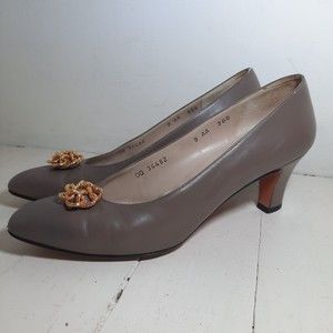 FERRAGAMO Heels Gray / Beige w Gold Broach Women's Shoes Size 9 AA